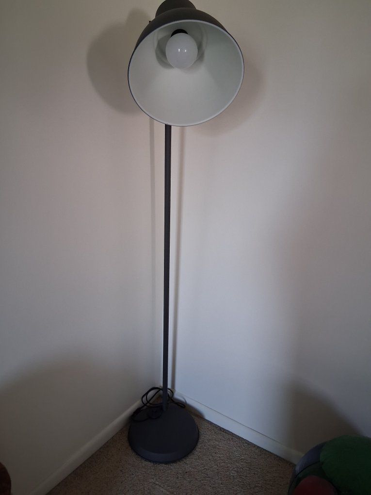 Lamp Floor black metal with Adjustable Task Shade. 70" tall