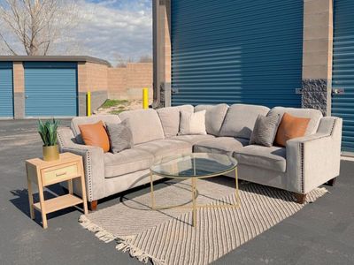 Free Delivery - Gorgeous Modern Sectional
