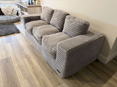 Beautiful, small 3 Seat boneless-sofa