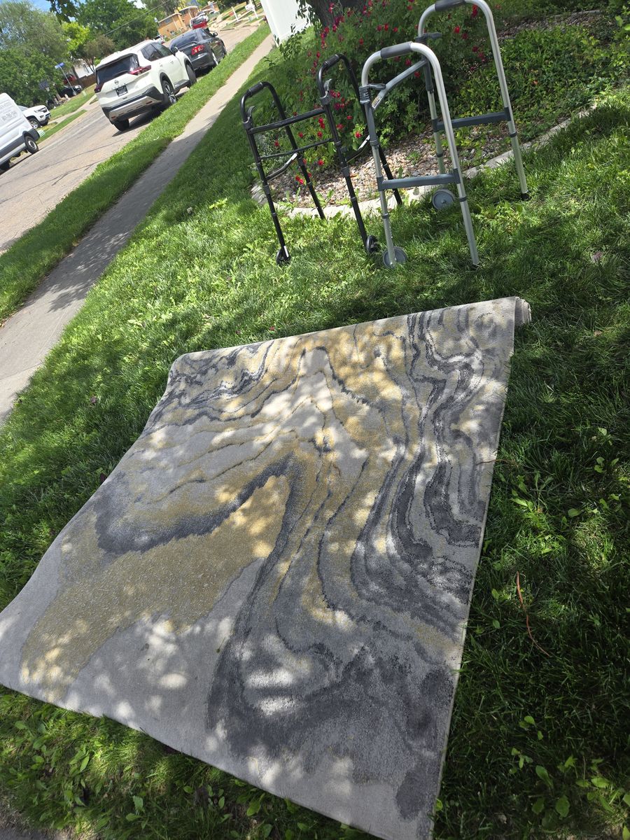 5'x8' Gray/Yellow Swirl Rug