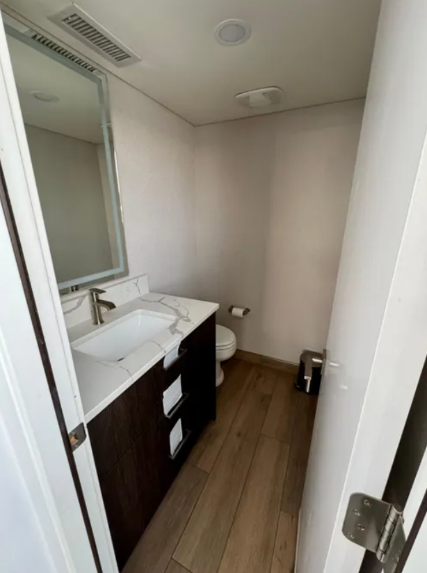 Main image 21