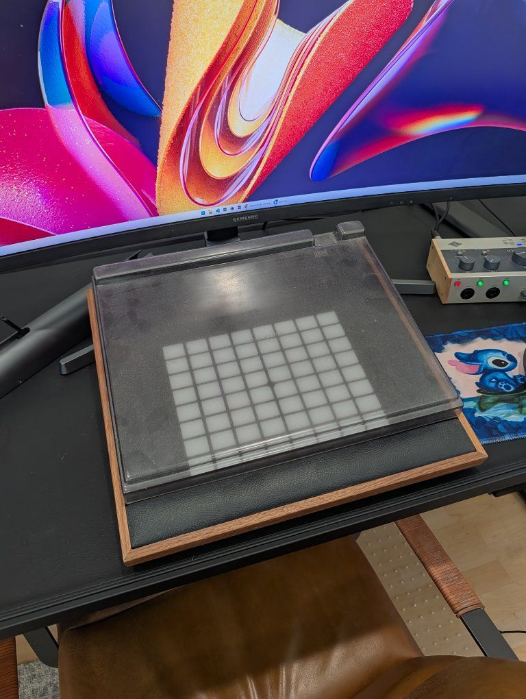 ableton push 2 with wooden stand and dust cover