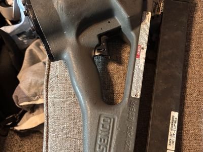 Senco SN325 Pneumatic Framing Nailer - Heavy Duty Power Tool (Used)