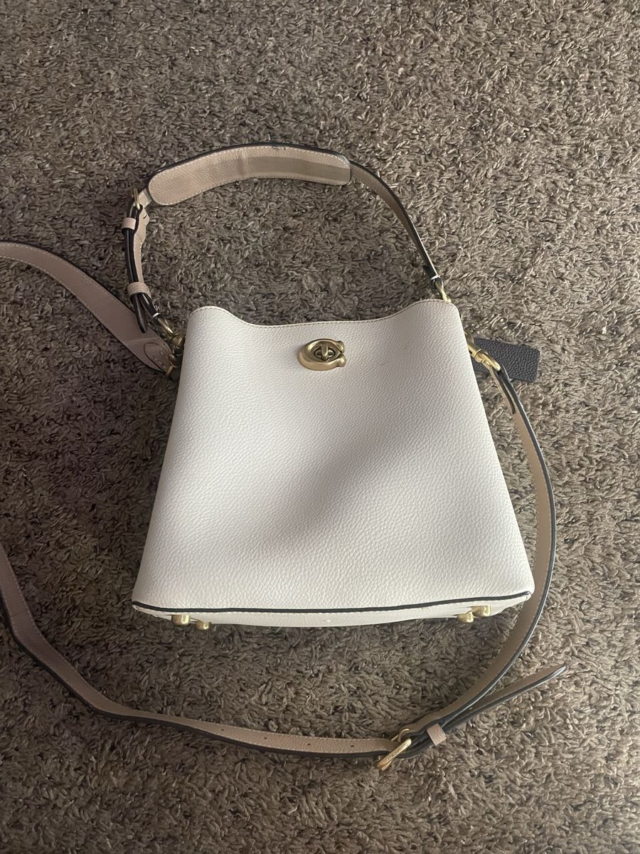Coach White Leather Cassie Bucket Bag 19 with Gold-Tone
