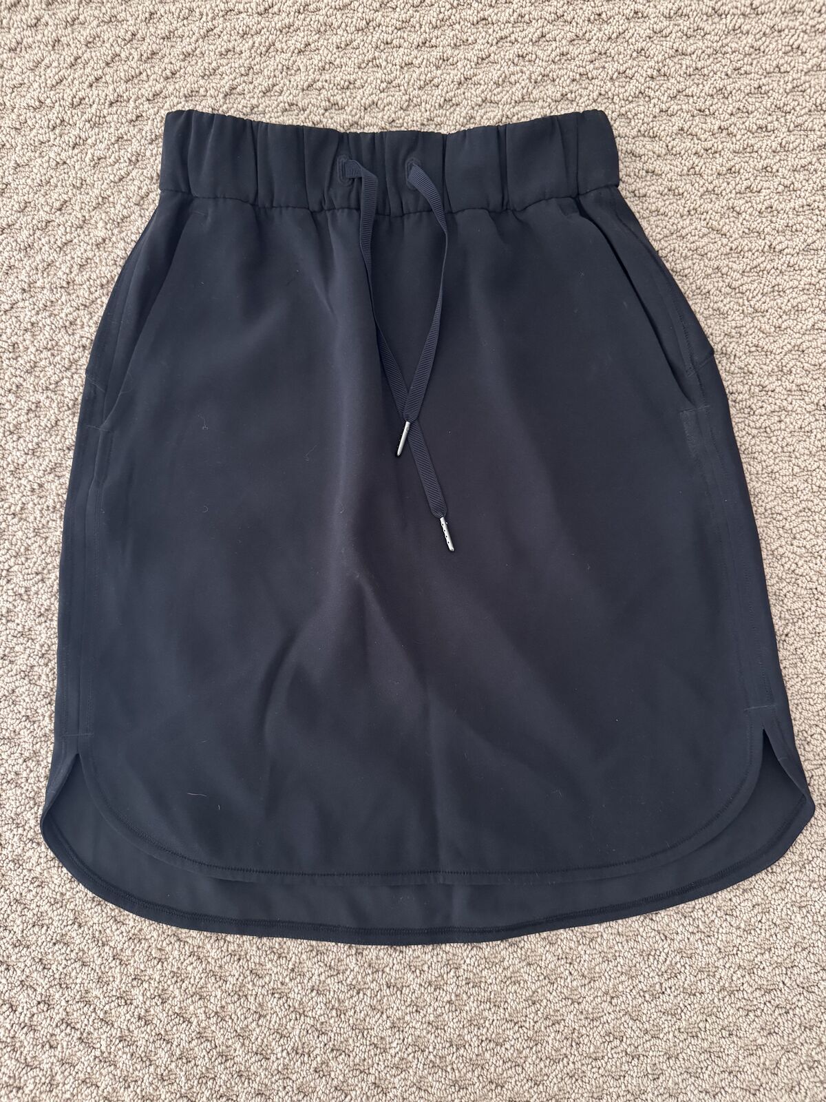 New LuLulemon black skirt size 2