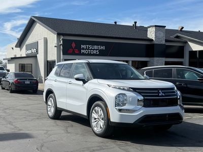 2026 Mitsubishi Outlander ES