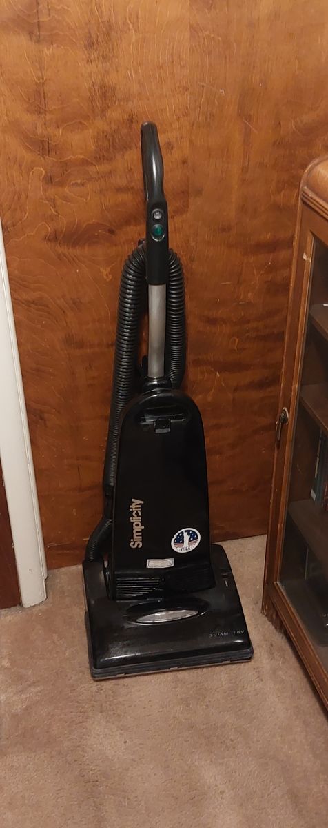 Simplicity Symmetry Vacuum Cleaner Black