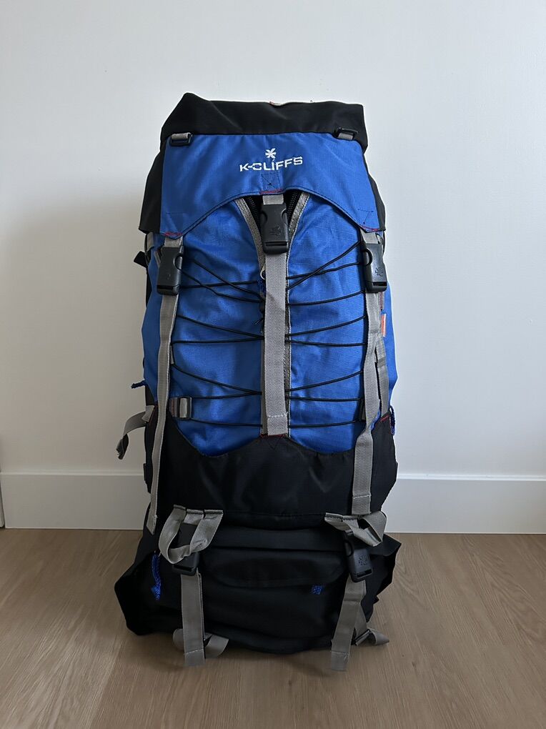 Multi-Day Adjustable Hiking Backpack / Raincover
