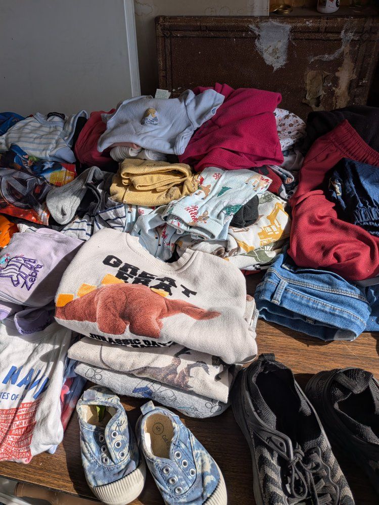 lot of baby/kids clothes
