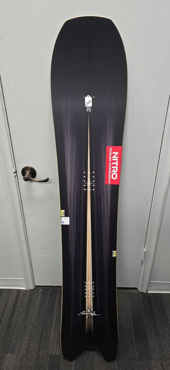 Nitro Squash 163cm Snowboard - Lightly Used