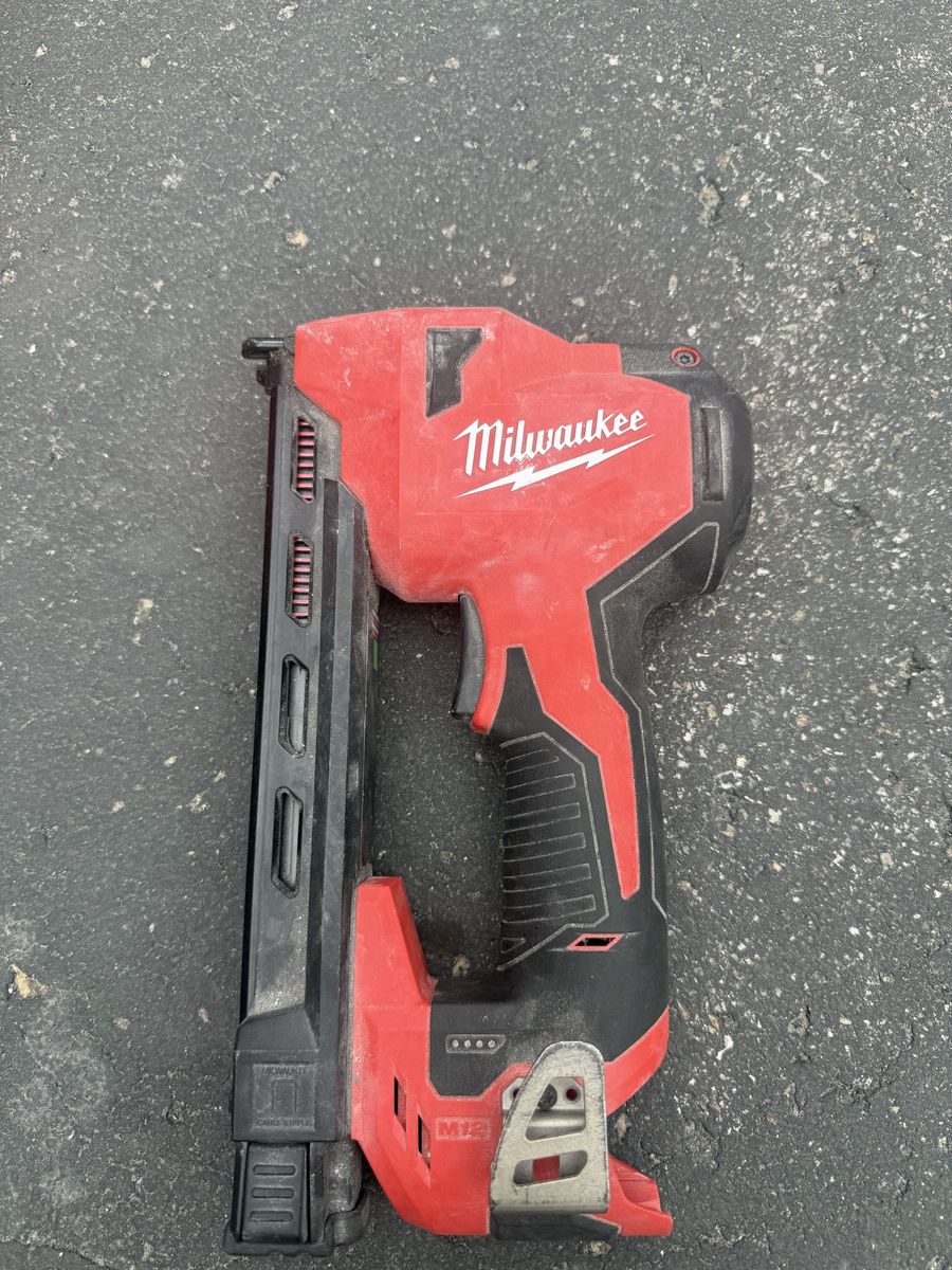M12 Milwaukee stapler