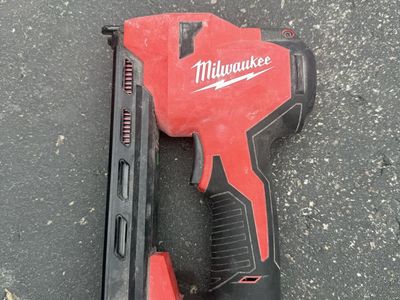 M12 Milwaukee stapler