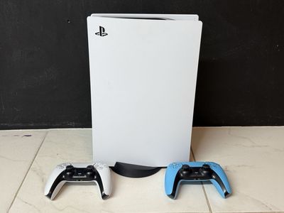 PlayStation 5 Disc Edition PS5 – 2 DualSense Controllers