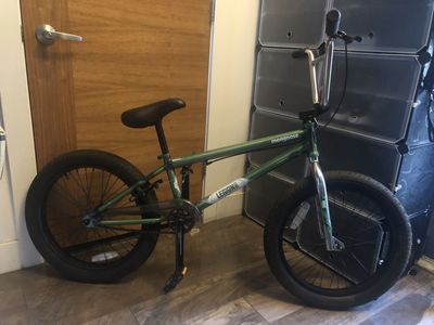 5’ to 5’6” Tall Mongoose Legion L60 20 inch BMX Bike Kids Boys Girls