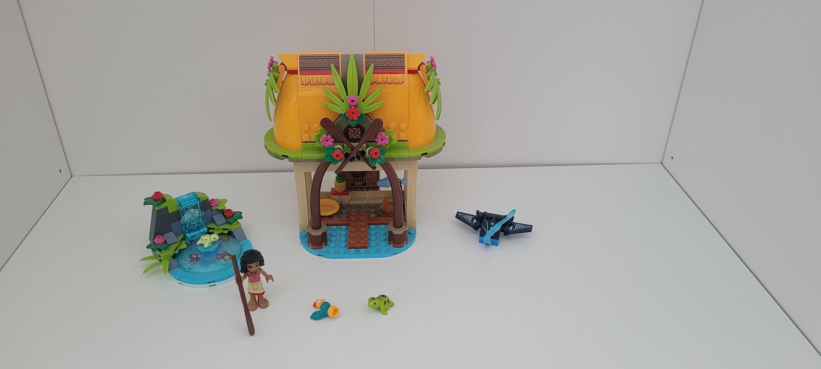 Lego Mona's Island home