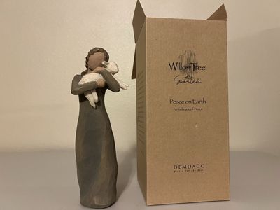 Willow Tree "Peace on Earth" Susan Lordi Figurine