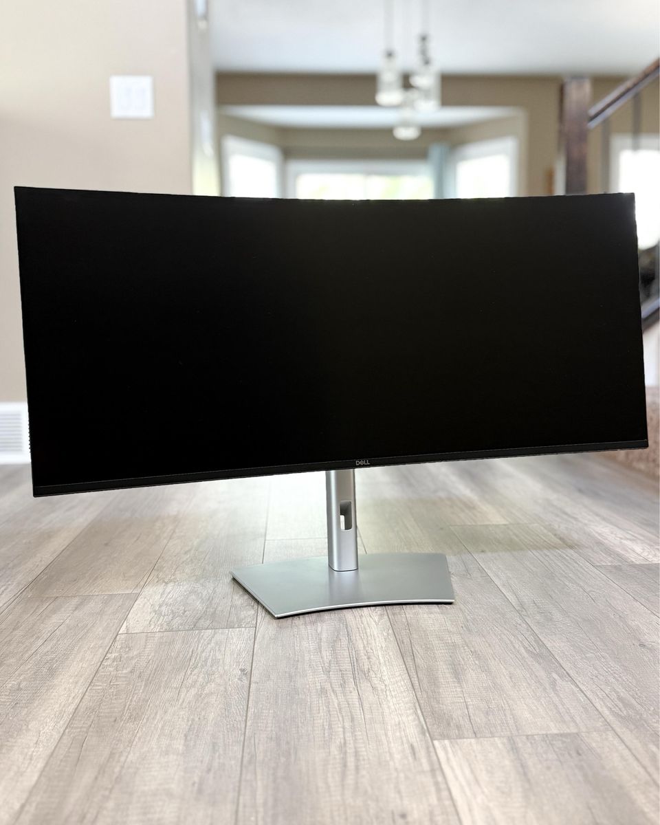MINT Dell U4025 Ultrasharp 120 Hz IPS Curve Monitor Thunderbolt 4 Hub