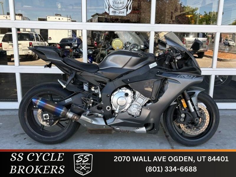 2015 Yamaha YZF R1