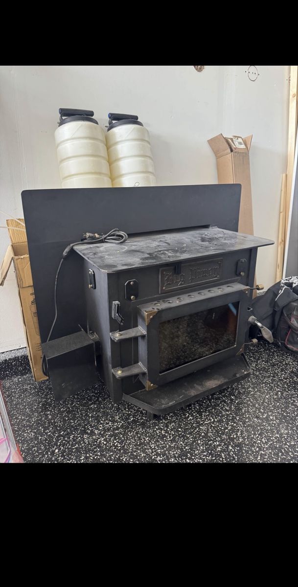 Wood Burning Stove with Glass Door and Blower