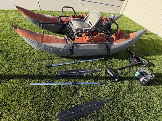 Single Pontoon Boat