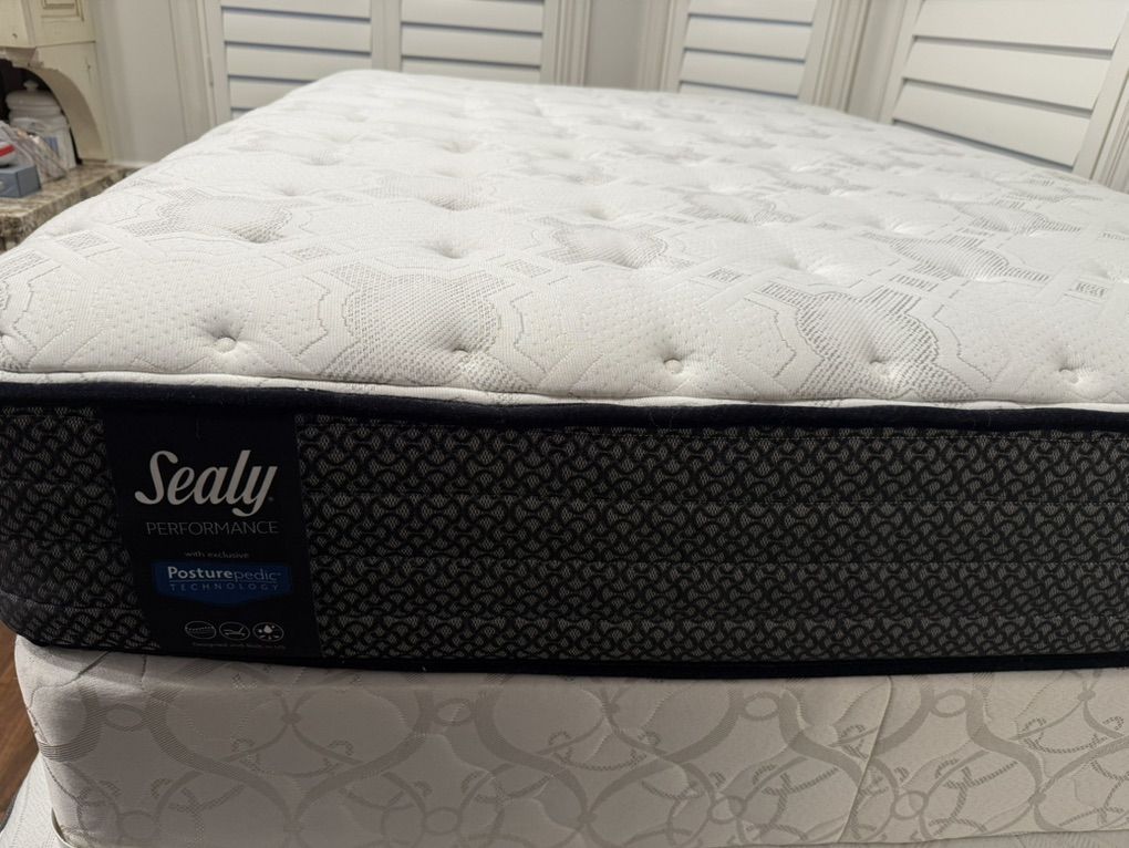 Full Sealy Posturepedic Mattress+Box Spring! $140