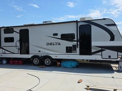 2025 Alliance Delta 281BH Travel Trailer - Solar Equipped, AC, Sleeps 6-8