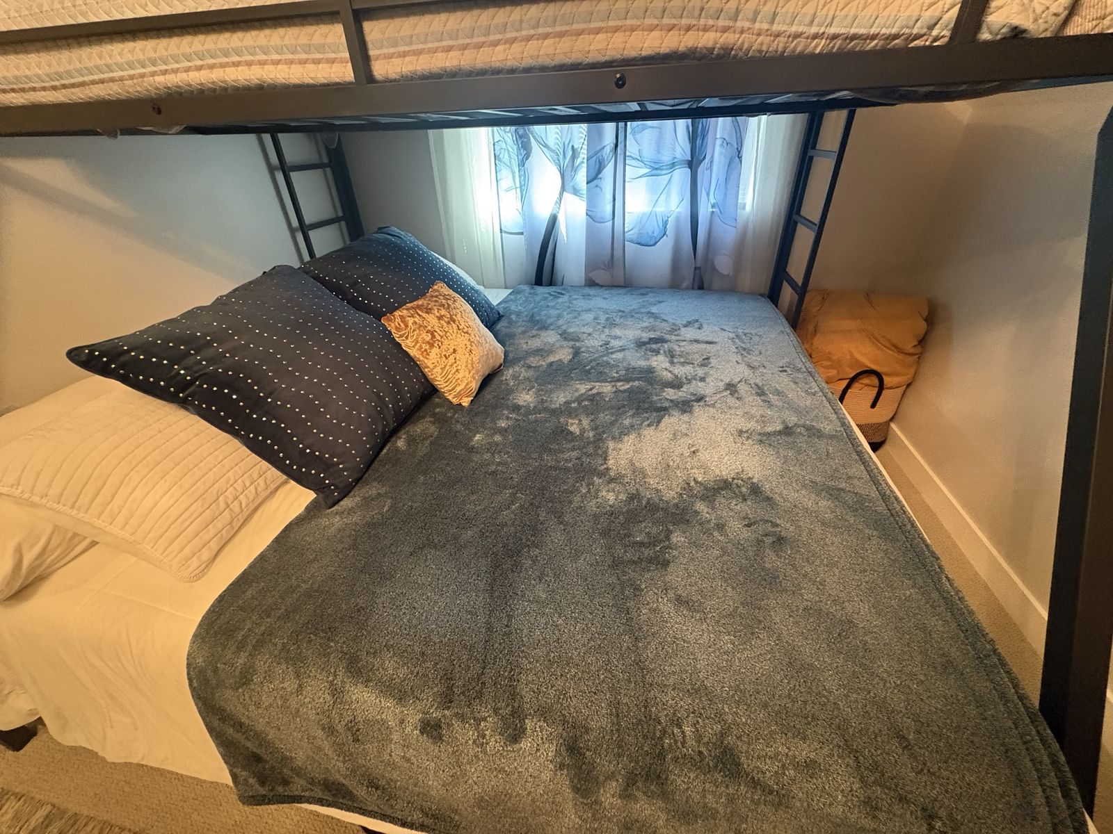 Bunk bed