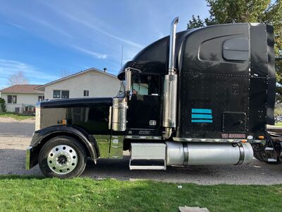 2005 Freightliner FLD 132 Classic