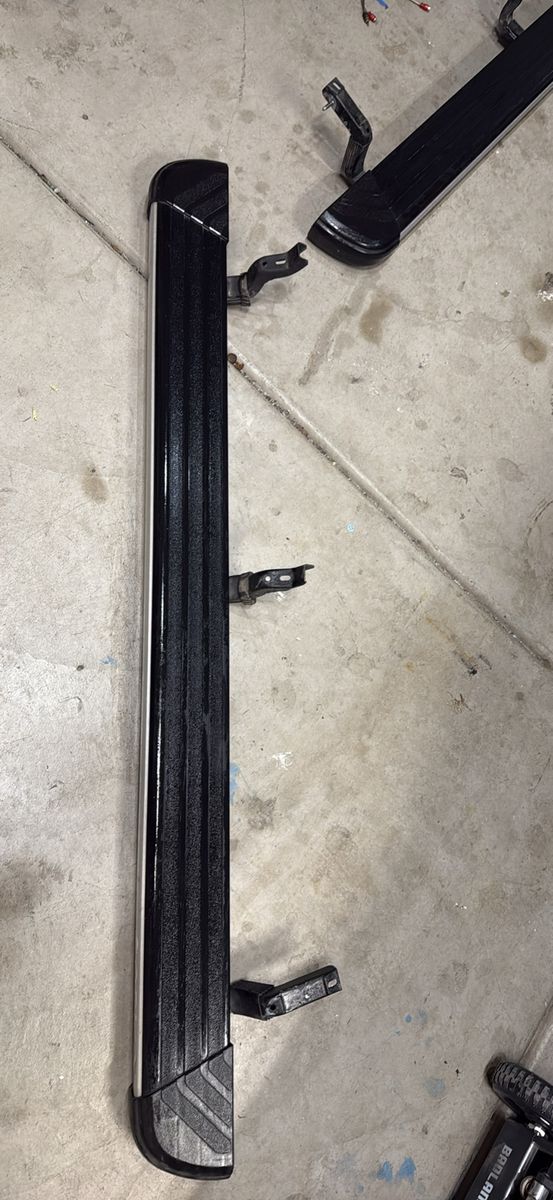 pair of side steps