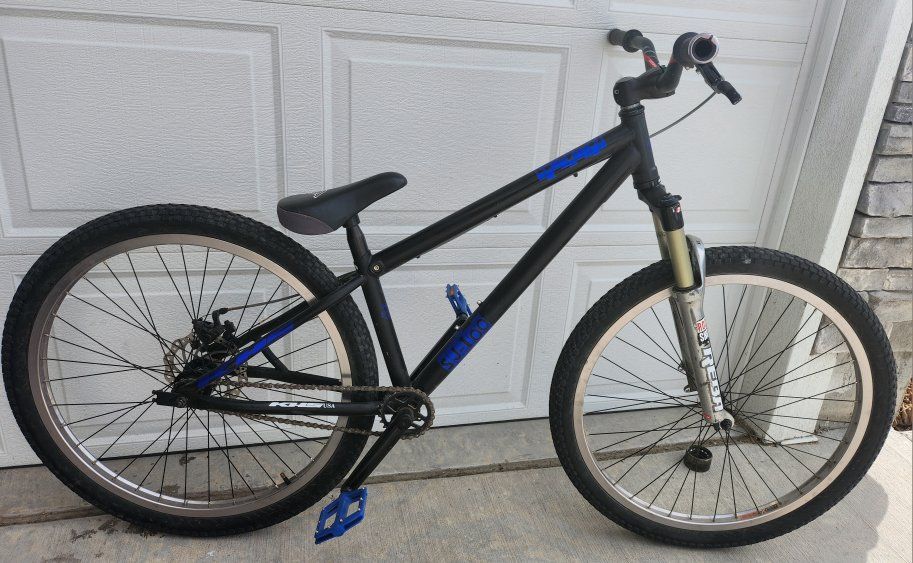 KHS SJ-100 dirt jumper pump track bike