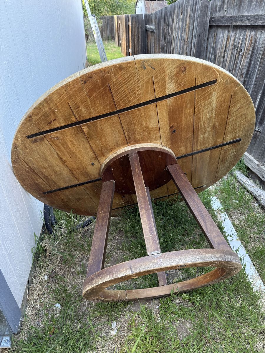 Solid wood round table
