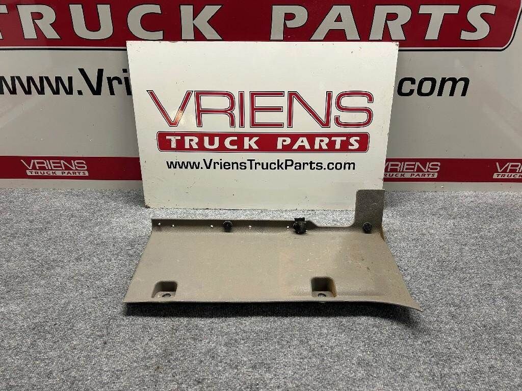 S60-6099-281 TRIM-B PILLAR LWR RH W/O SPEAK GRAY