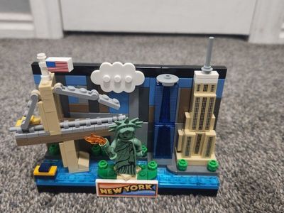 LEGO New York Skyline Postcard Set Building Toy