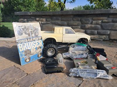 Vintage Tamiya 1/10 Toyota 4x4 Pick Up Bruiser RC Truck with Manual & Extra Parts