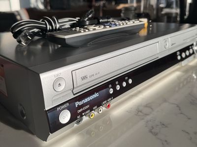 Panasonic DMR-ES35V DVD-RAM DVD-R/RW VHS Hi-Fi Combo Recorder Player Remote Cables