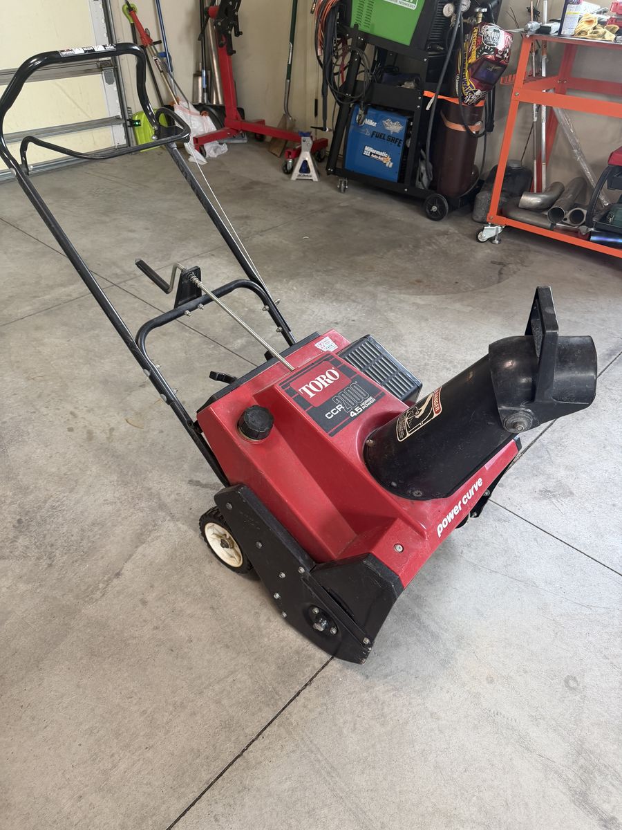 TORO 4.5HP 2 stroke Snowblower