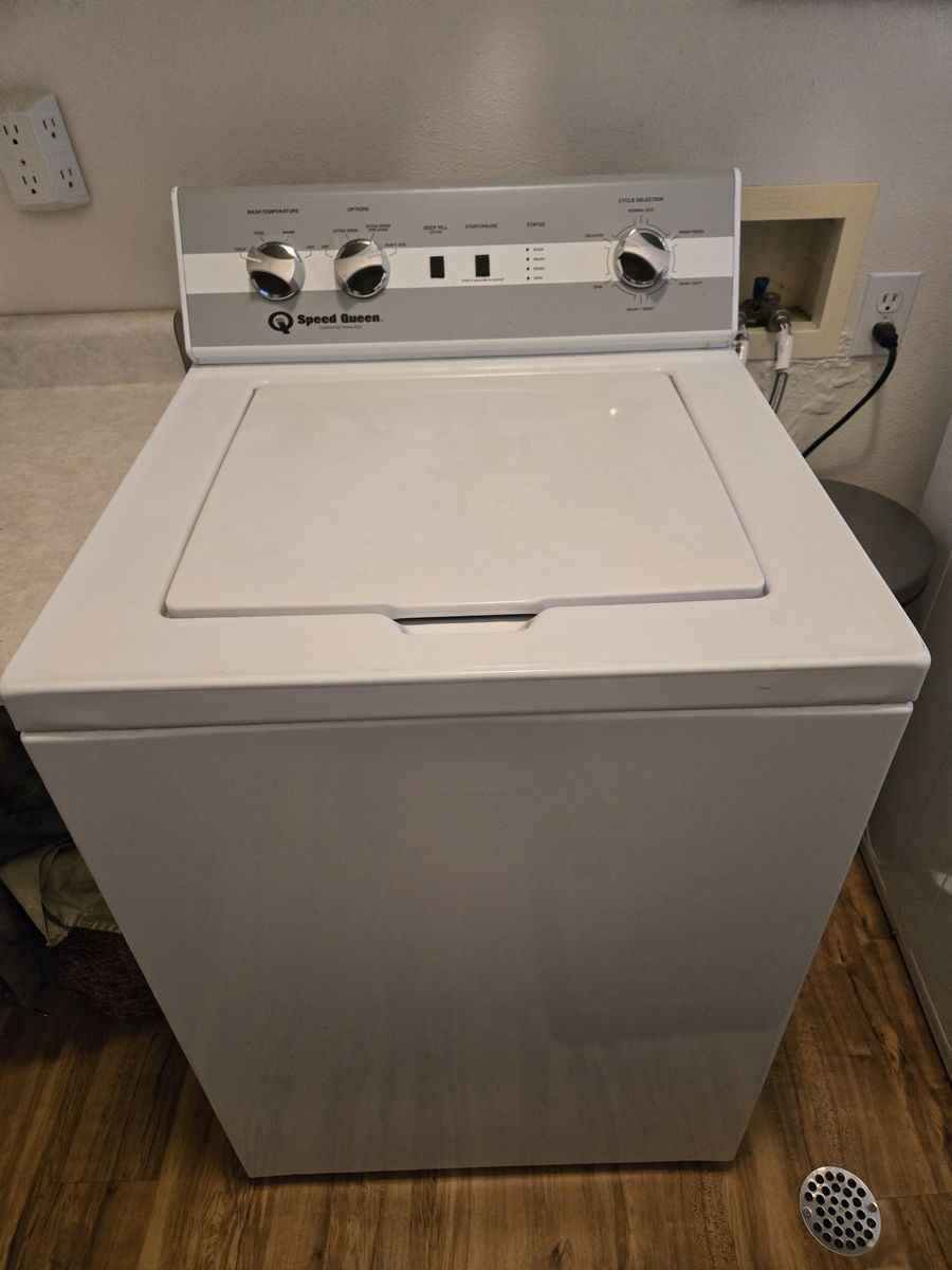 Speed Queen AWN632SP116TWO2 Washer & ADE4BRGS177TWO1 Dryer Set - White, Electric, Top Load