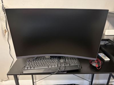 LG UltraGear 27GS60QC-B 27" Curved Gaming Monitor