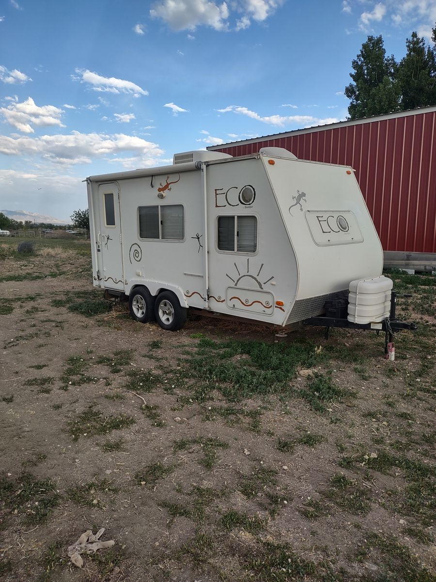 2007 Dutchmen Eco Travel Trailer – Dual Axle, Compact Camper