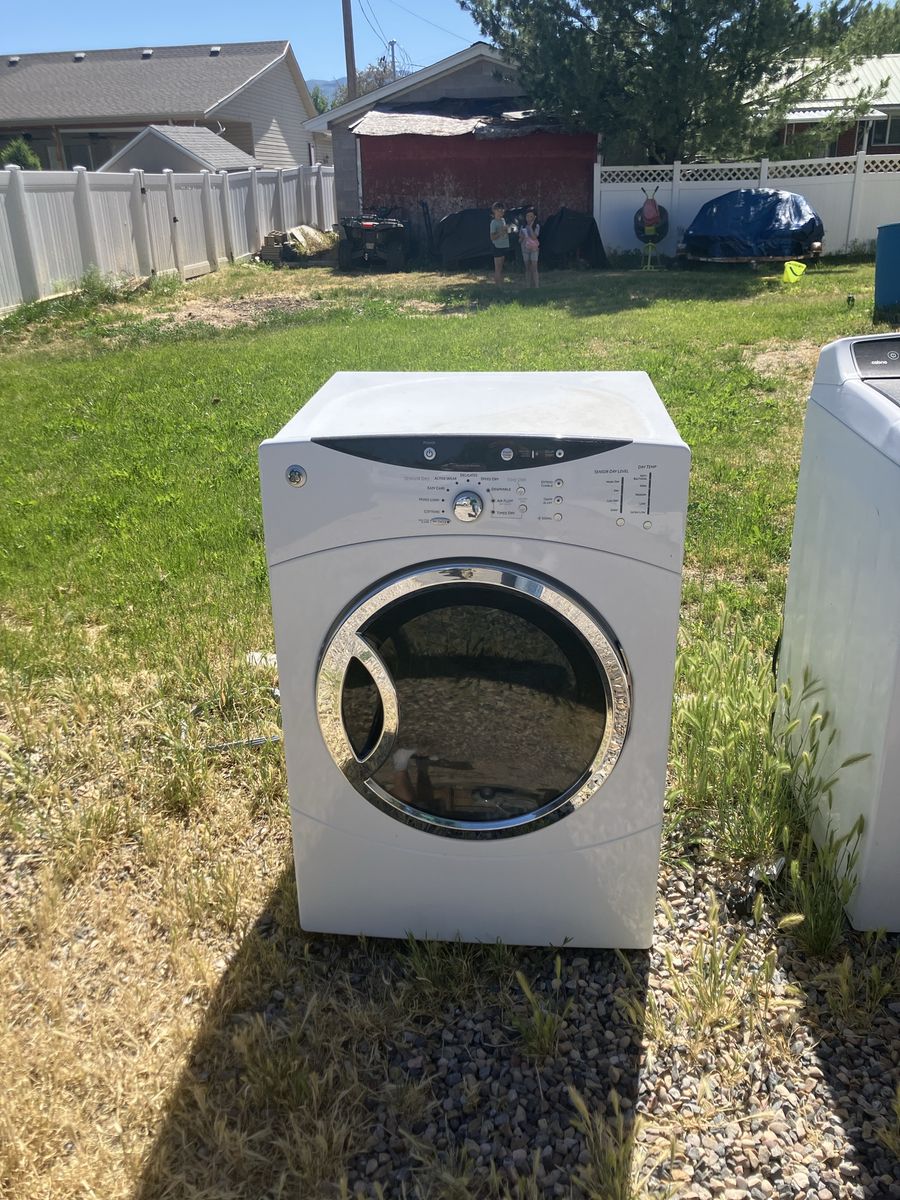 GE electric dryer with cord