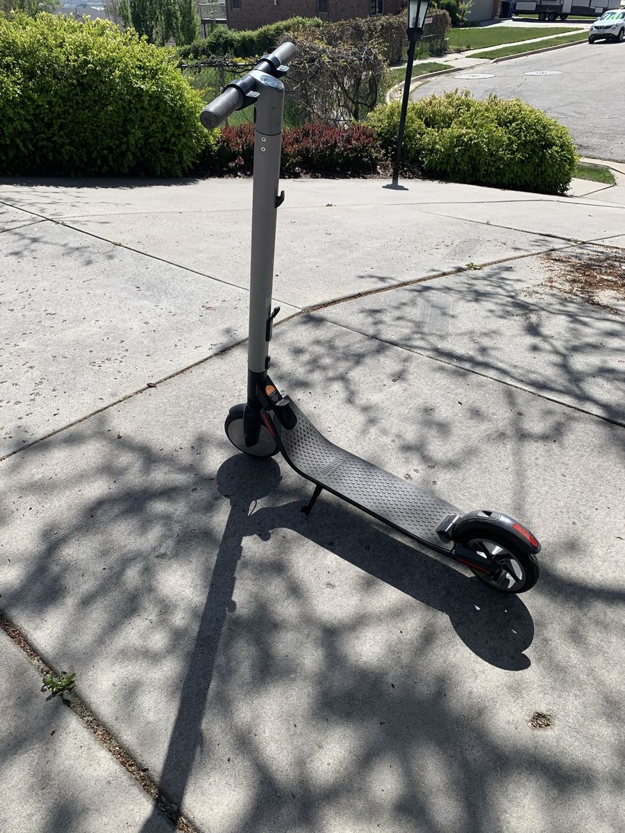 Segway Ninebot ES2 Scooter