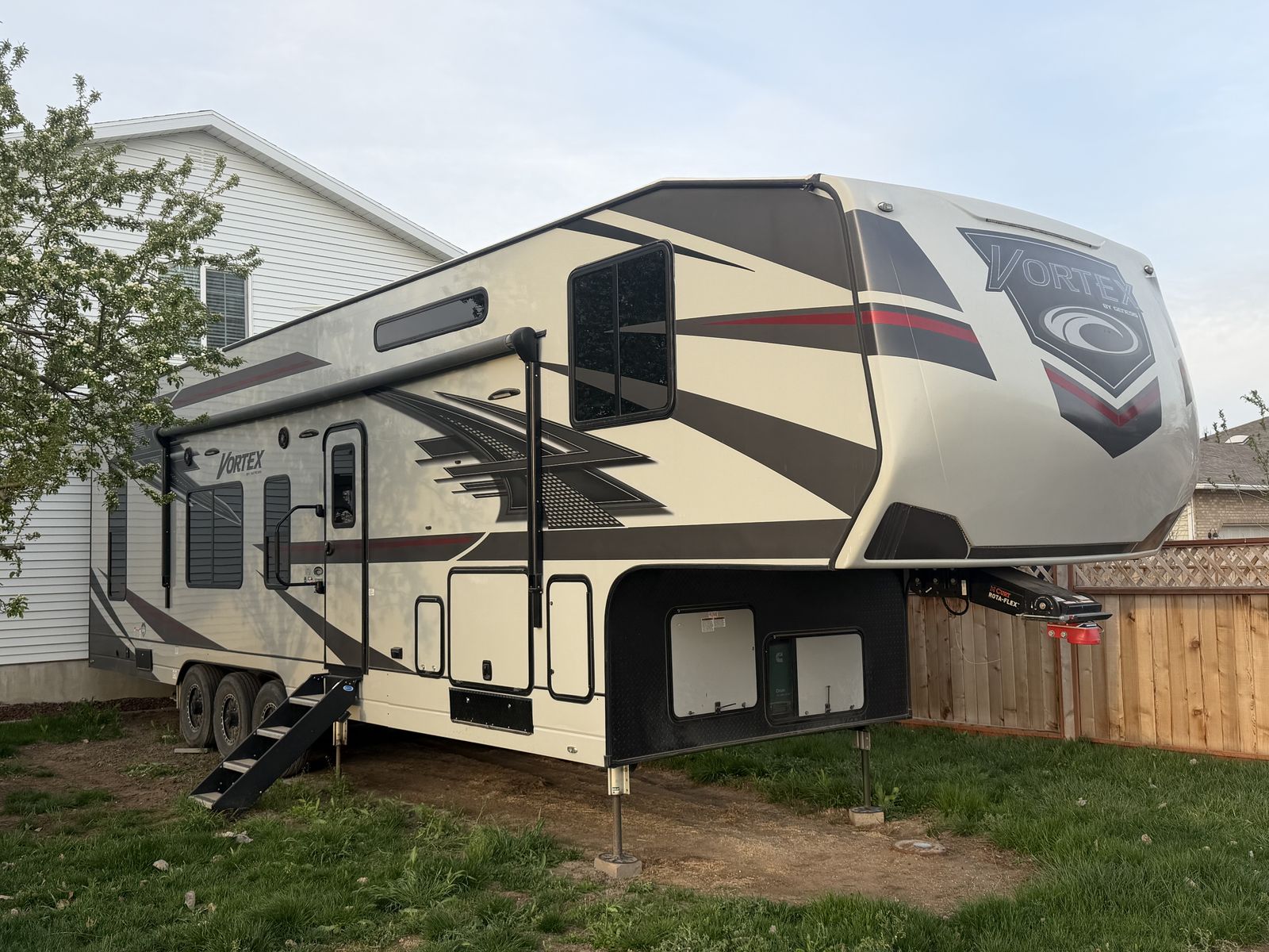 2023 GENESIS Supreme VORTEX 3718VXL, 22' Cargo