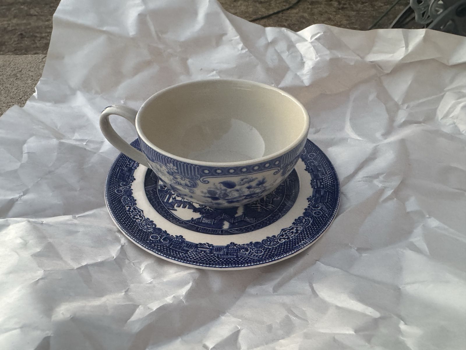 Vintage Blue and White Willow Pattern Teacup and Saucer Set