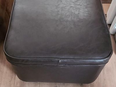 Ottoman W/storage, Square Footrest Seat