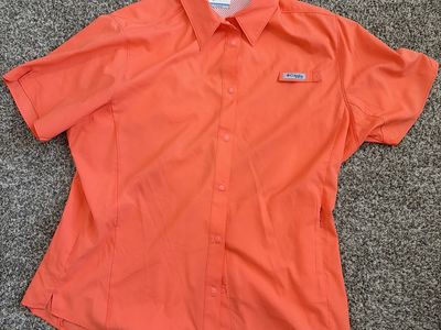 Columbia Women's Coral PFG Tamiami II Short Sleeve Fishing Shirt. XL