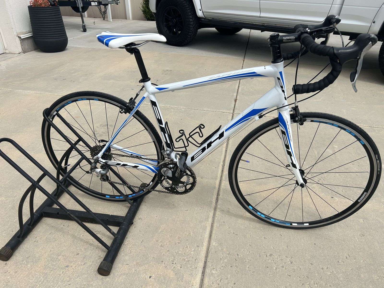 BH Zaphire Road Bike - White and Blue - Used Excellent Condition
