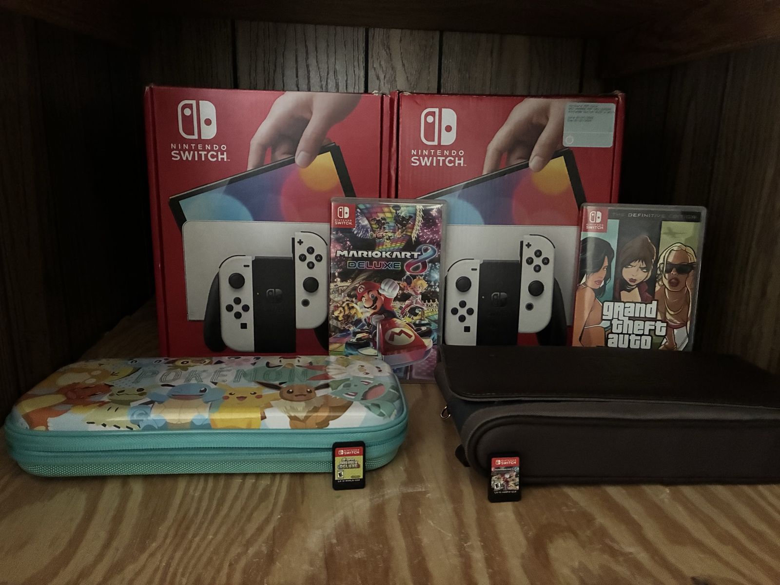 2 Nintendo switch OLEDs