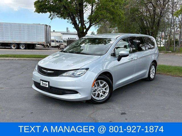 2023 Chrysler Voyager LX