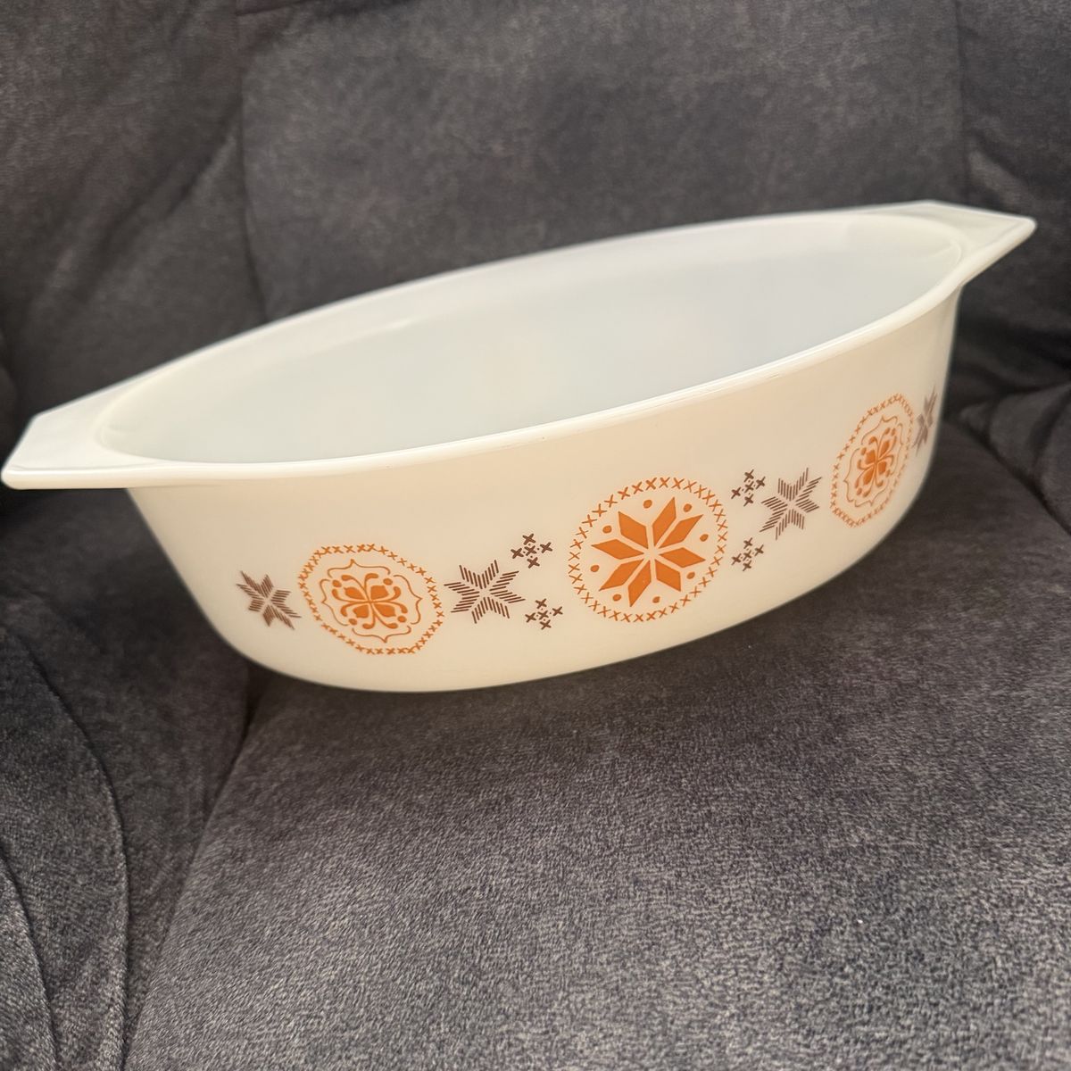 Vintage Pyrex Casserole 2.5 Quart Town & Country