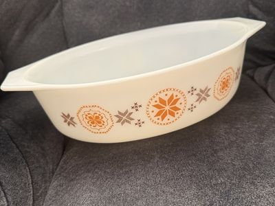 Vintage Pyrex Casserole 2.5 Quart Town & Country